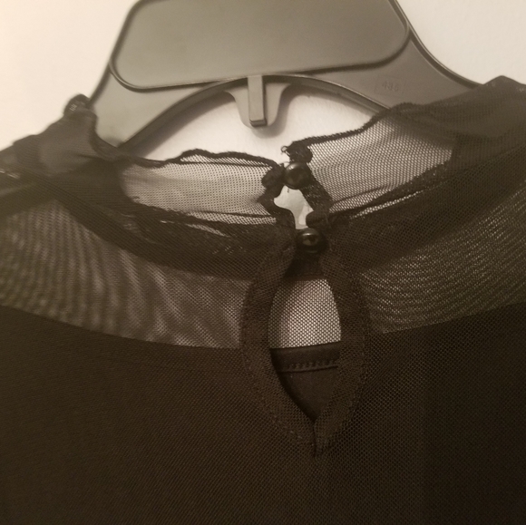 Summer sheer LS top - Picture 2 of 3